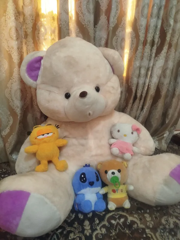 bita kotta ayiq bilan toʻrtta kichkina ayiq