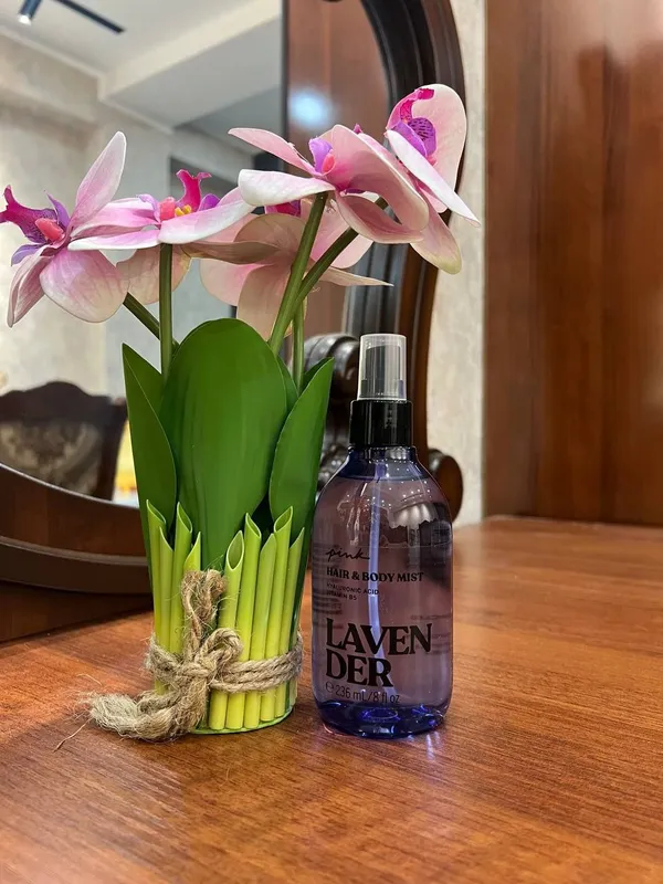LAVENDER - Soch va tana uchun sprey Lavender Hair & Body Mist