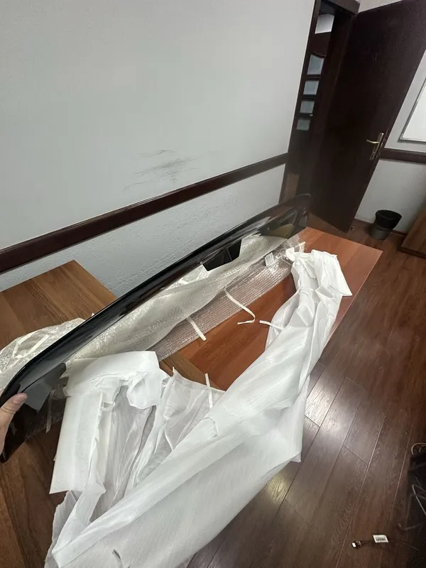 Спойлер на крышу новый в упаковке на L7 4 Спойлер на крышу новый в упаковке на L7 4