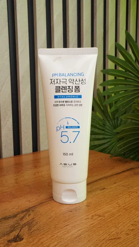 ASUS pH 5.7 Balancing Cleanser
