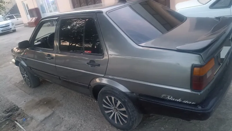 Volsvagen Jetta, 1988 yil ishlab chiqarilgan, begzin-gaz holati oʻrta 3 Volsvagen Jetta, 1988 yil ishlab chiqarilgan, begzin-gaz holati oʻrta 3