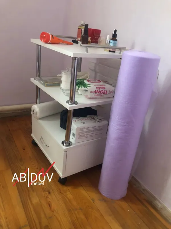 Для салона красоты и косметологии тумбочка , помощница , тележка . — фото 3