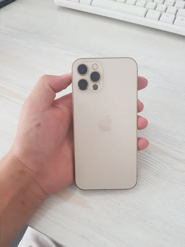IPhone 12 pro Gold 1 IPhone 12 pro Gold 1