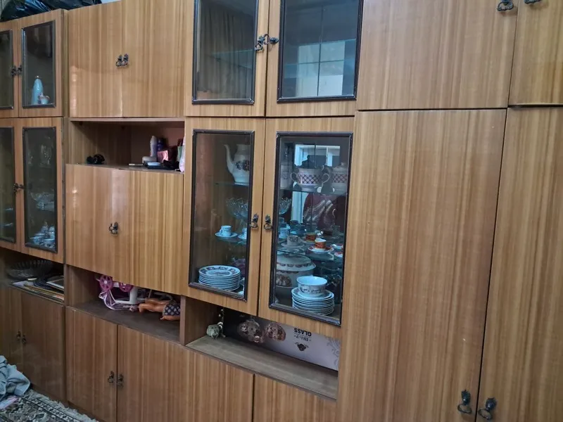 Продается стенка фабричная,лакирированная,ширина 5 метров — фото 2
