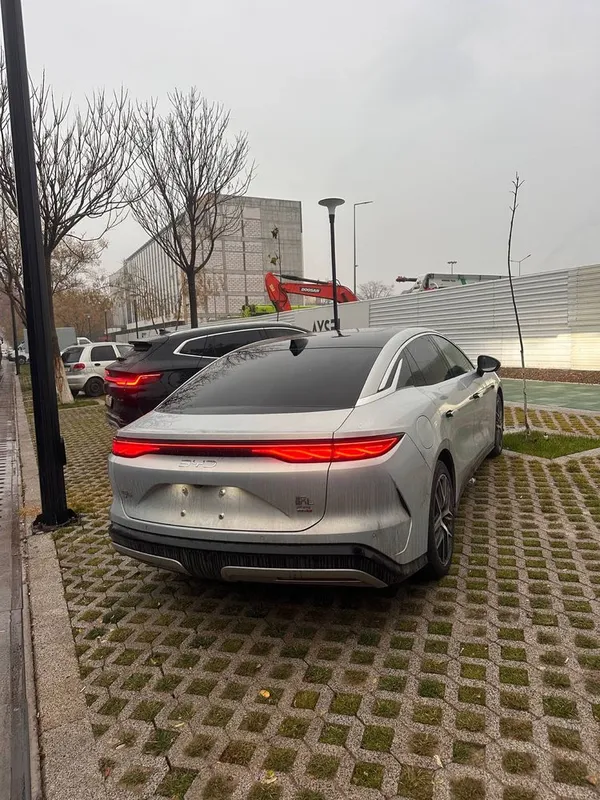 BYD Han L с двумя моторами 3 BYD Han L с двумя моторами 3