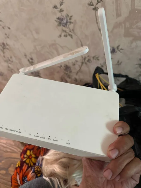 WiFi интернет модем сотилади