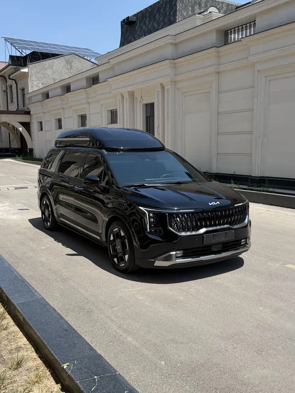 Kia Carnival Hi-limousine VIP 1 Kia Carnival Hi-limousine VIP 1