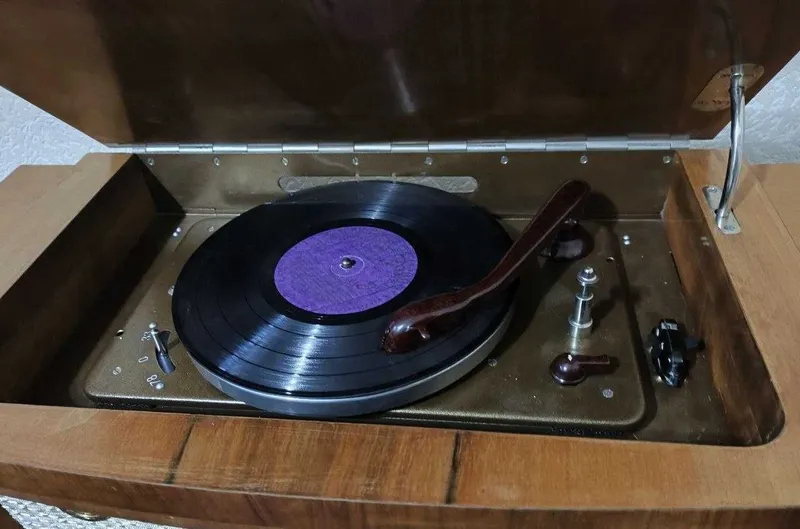 «Mir M-154R» radiolasi — to‘liq original, profilaktikadan o‘tkazilgan. 2 «Mir M-154R» radiolasi — to‘liq original, profilaktikadan o‘tkazilgan. 2