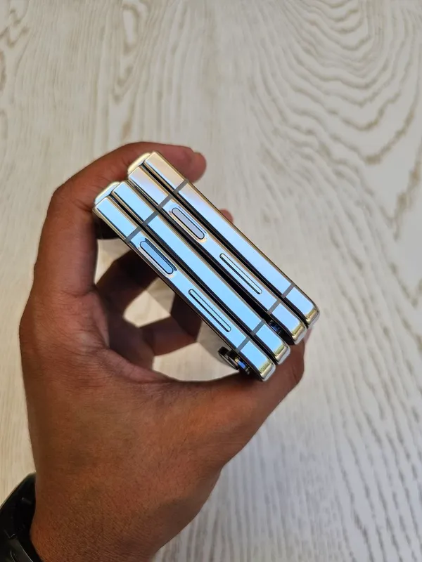 Samsung Galaxy Z Flip 5 (5G) 6 Samsung Galaxy Z Flip 5 (5G) 6