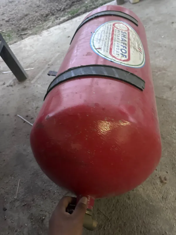 100 litr Gaz balon sotiladi 4 pokoleniya 2