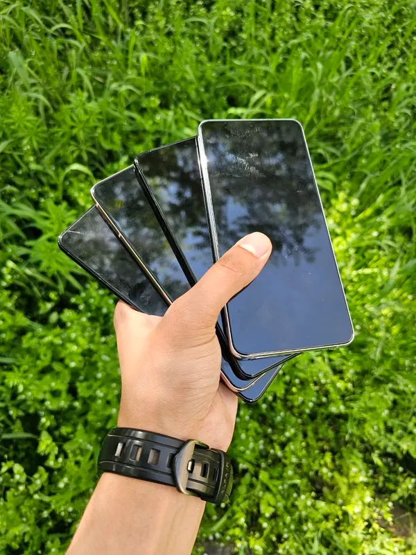 Samsung Galaxy S21 Plus (5G) 2 Samsung Galaxy S21 Plus (5G) 2