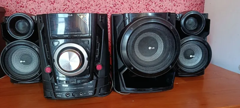 Muzikalni sentr sotiladi xammayogʻi ishledi tiniq. Narxi 2 million 200 4 Muzikalni sentr sotiladi xammayogʻi ishledi tiniq. Narxi 2 million 200 4