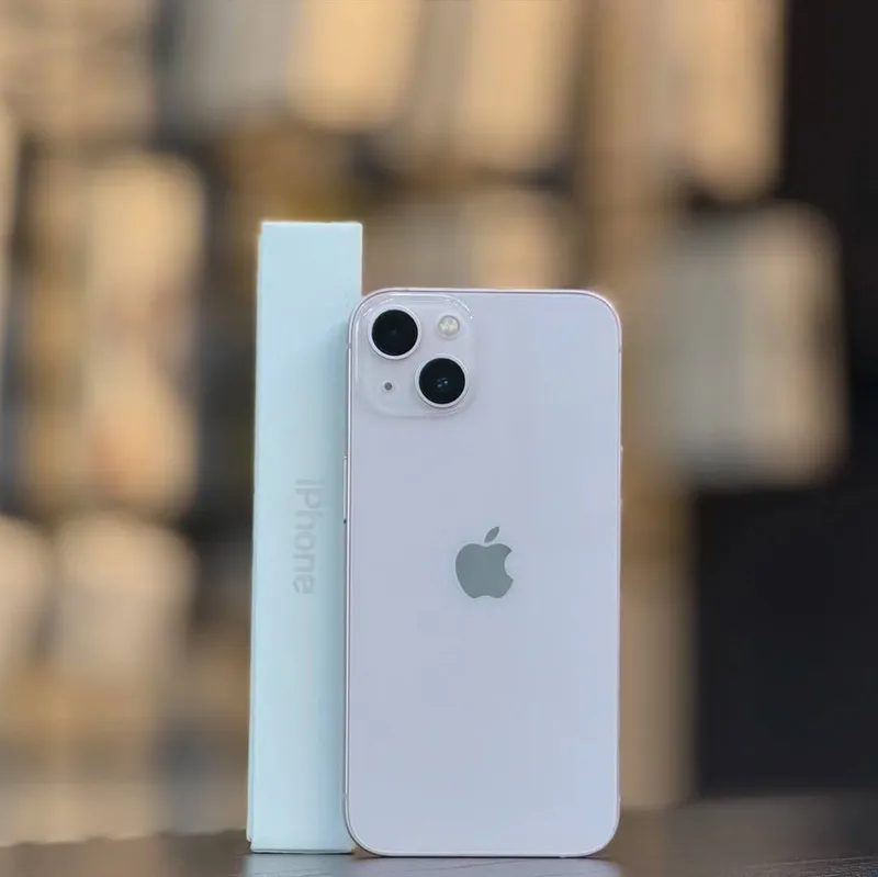 iPhone 13 iPhone 13