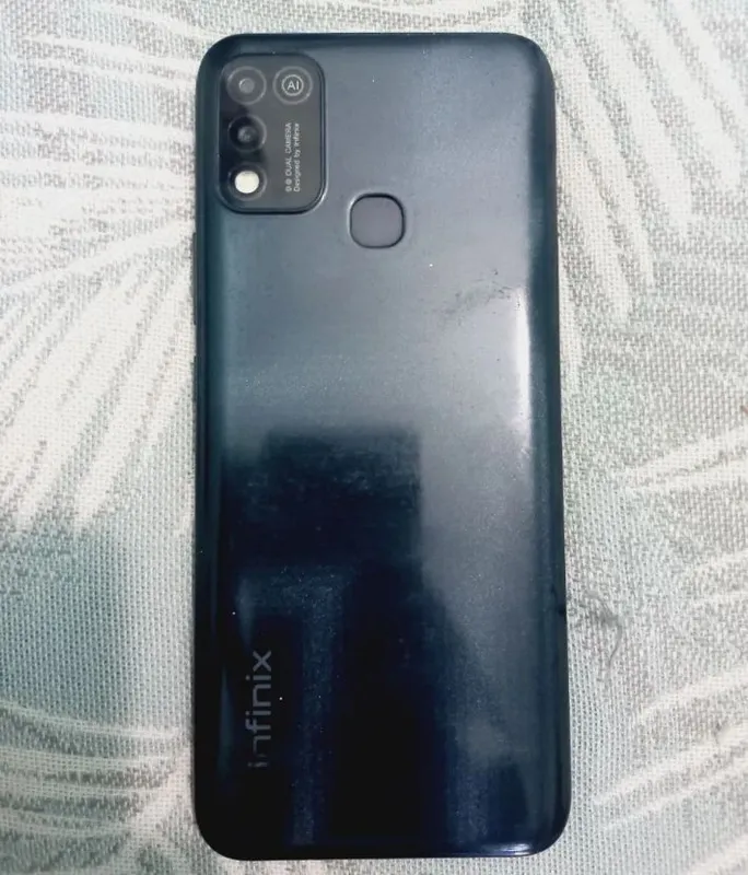 Infinix Hot 11 Play, память 64, состояние б/у 1