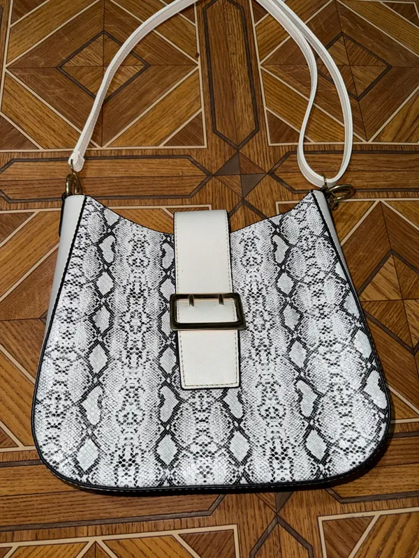 Ayollar sumkasi Ayollar sumkasi