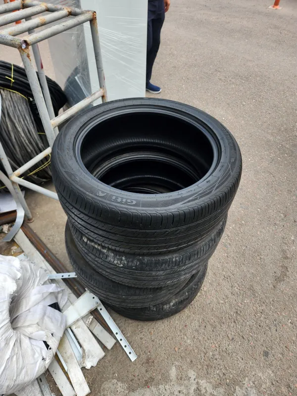 Продаю автомобильные шины r 19 1