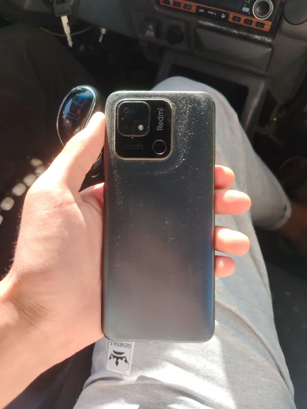 Redmi 10c ishlashi yaxshi  sotildi.
