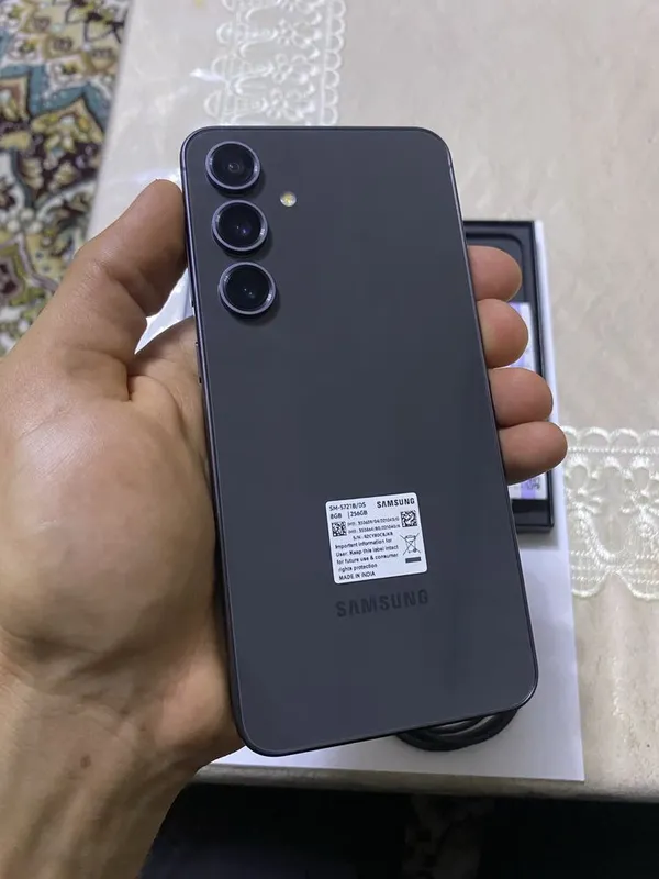 Samsung S24 FE kam ishlatilgan 4