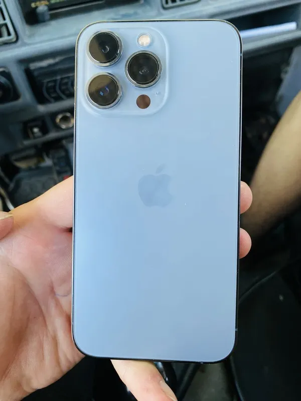 Iphone 13 pro sotladi ideal holatda narxi yana kelishilinadi
