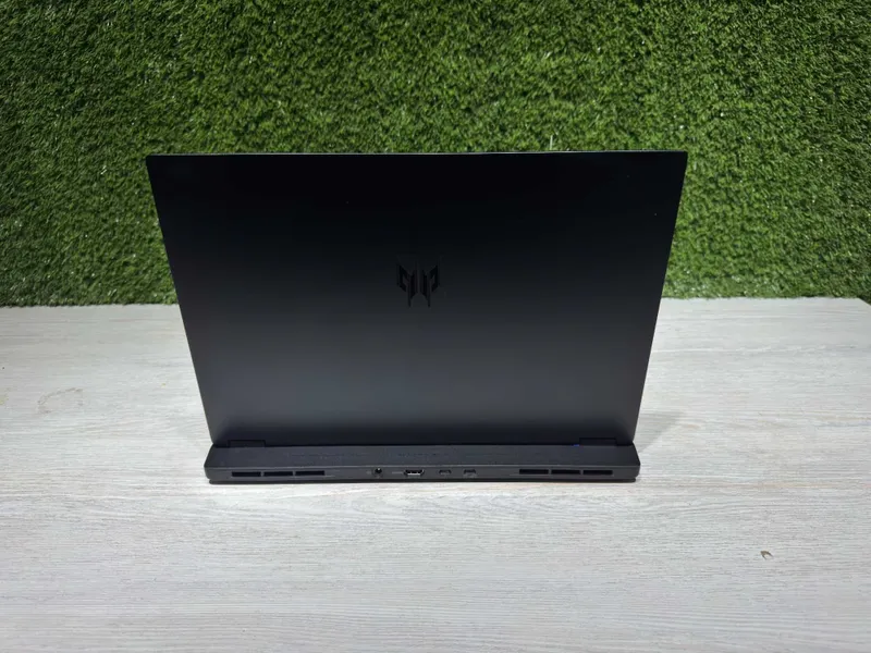 Ноутбук Acer Predator Helios / Intel Core Ultra 9 275HX / 32ГБ / 1ТБ / — фото 2 Ноутбук Acer Predator Helios / Intel Core Ultra 9 275HX / 32ГБ / 1ТБ / — фото 2
