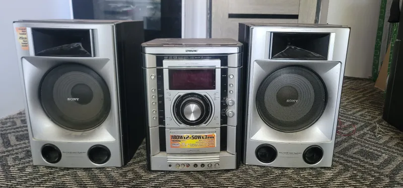 Sony muzikalni sentir 5600w