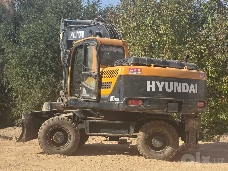 Экскаватор HYUNDAI 180w-9s 6 Экскаватор HYUNDAI 180w-9s 6
