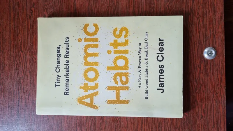 книга Atomic habits 1 книга Atomic habits 1