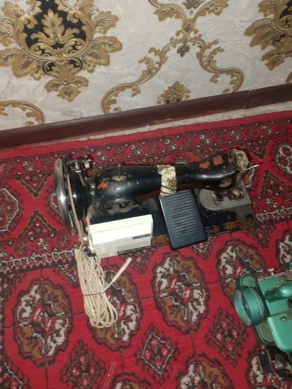 Tikuv mashinasi eski holati yaxwi tel qilsangiz kelishamiz 4