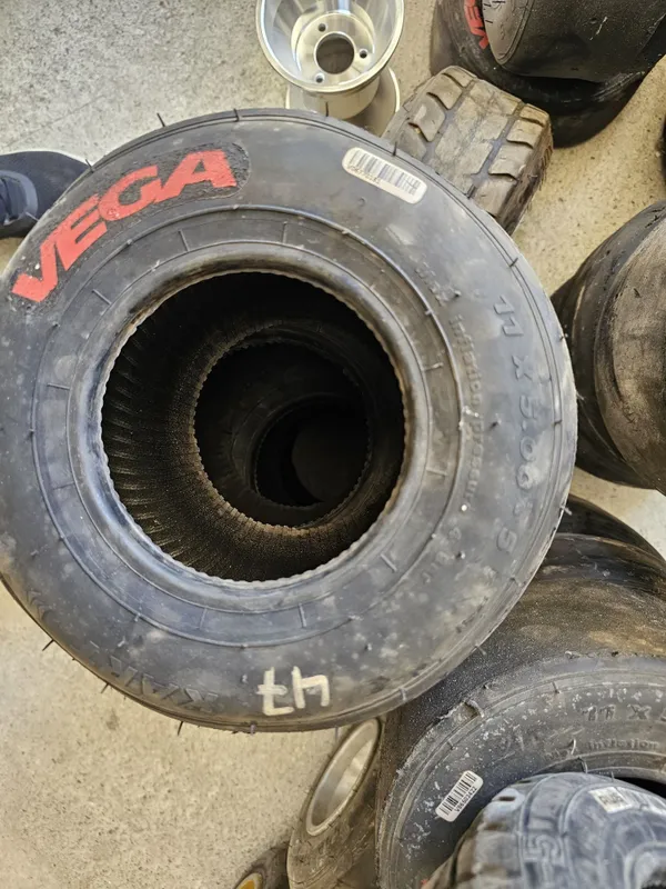 Балоны для Картинга VEGA зелёный VEGA красный — фото 2