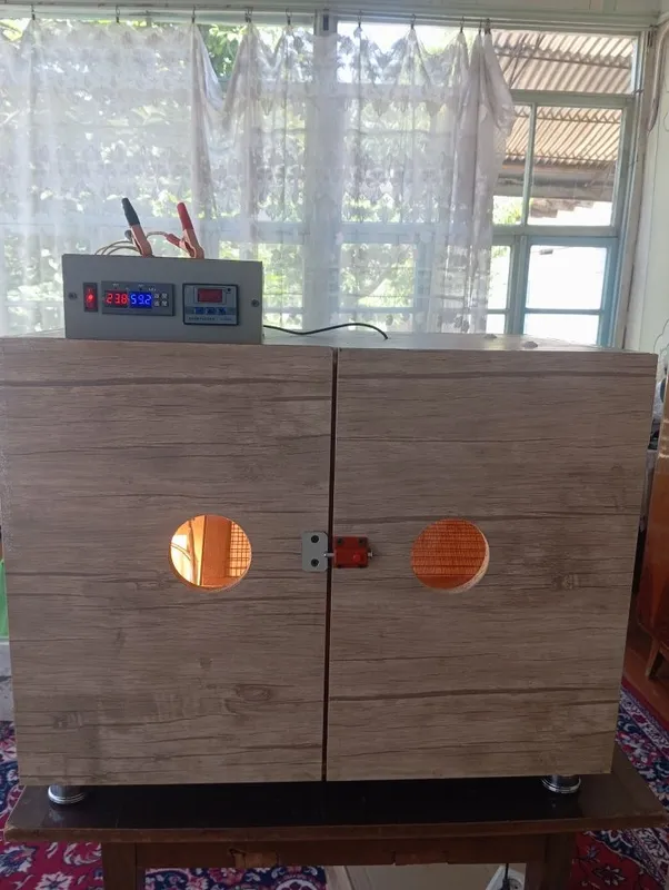Продаётся инкубатор автомат на 120-150 кур.яйиц. то Продаётся инкубатор автомат на 120-150 кур.яйиц. то