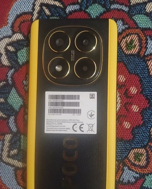 Телефон Poco в продаже 2