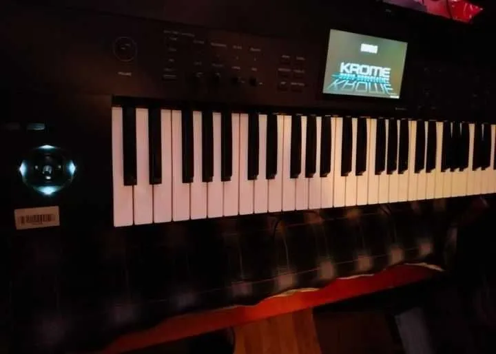 Синтезатор Korg Krome 1 Синтезатор Korg Krome 1
