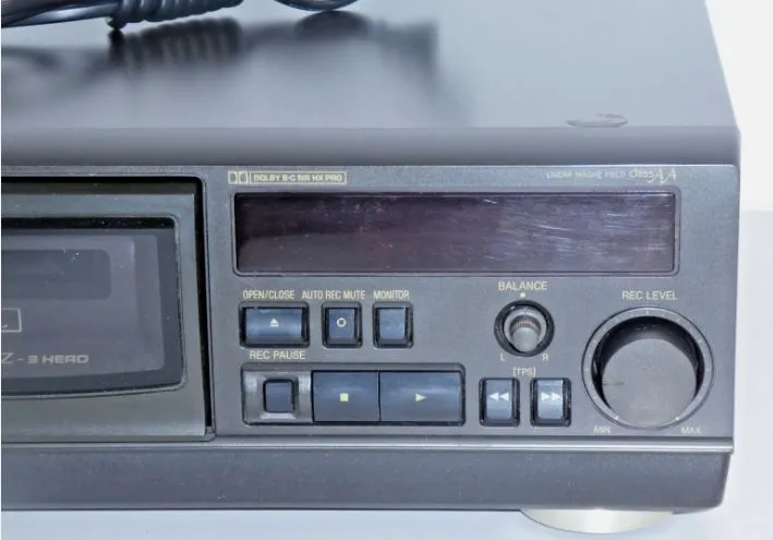 Кассетная дека Technics RS-AZ6 5 Кассетная дека Technics RS-AZ6 5