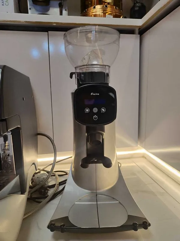 Продается профессиональная кофемолка Fracino Luxomatic On Demand 55db — фото 2