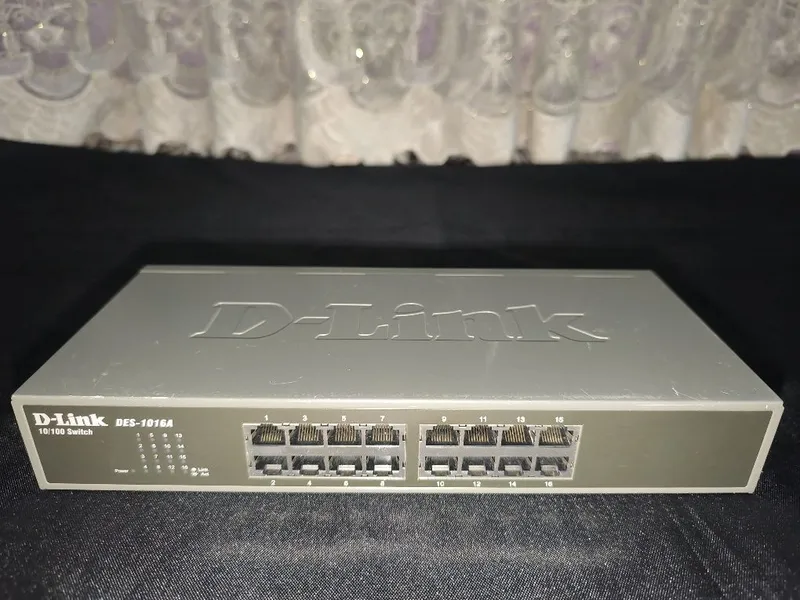 Коммутатор D-LINK DES-1016A