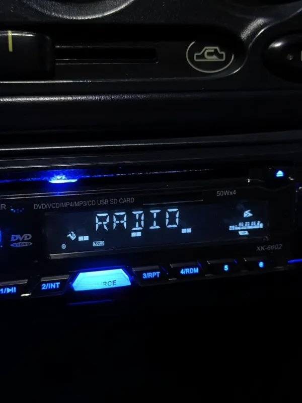Магнитофон BT Disc Usb SD Aux Radio — фото 2