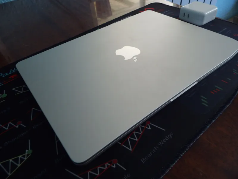 MacBook Air M2 2022 8GB/256GB Батарея 100% Идеал 2