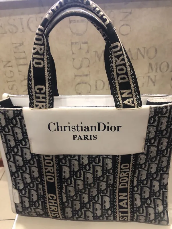 Сумка от Christian Dior PARIS