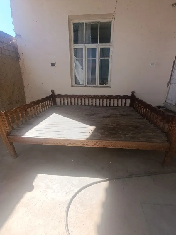 Krovat 2.40×3.00 2 Krovat 2.40×3.00 2