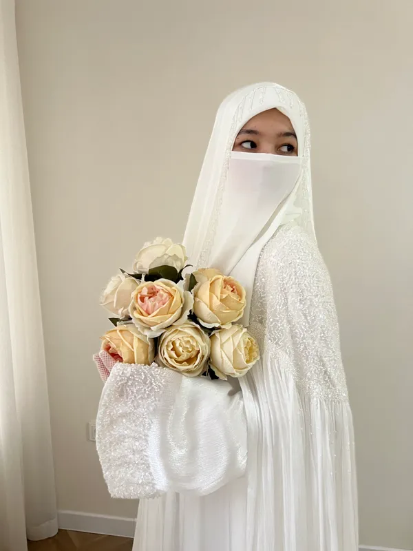 Muslima qizlar uchun oq ko’yne 6