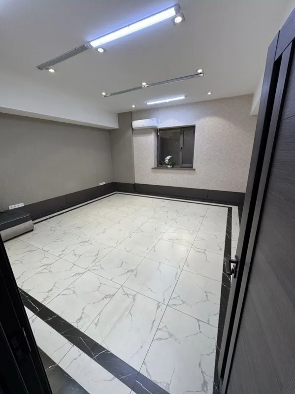 5 комнатный офис Мукимий мост Цокольный этаж 170м2 — фото 1