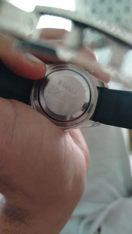 Rolex soat sotiladi srochna