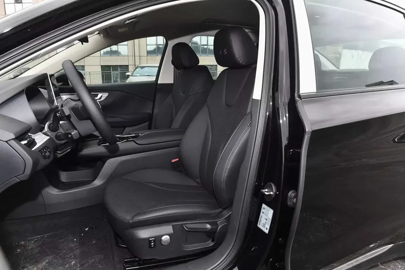 Hongqi E-QM5 km naxt va xalol nasiyaga — фото 1