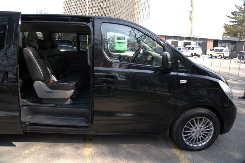 Hyundai H1 7 ва 10 ўринлик минивен хизматлари — фото 1
