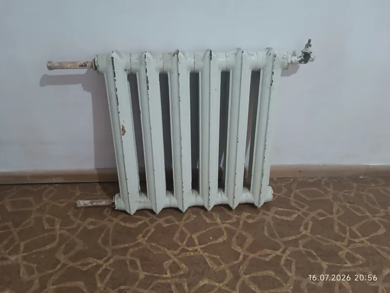 Чугунный батарея, (радиатр труба) продаётся 3 Чугунный батарея, (радиатр труба) продаётся 3