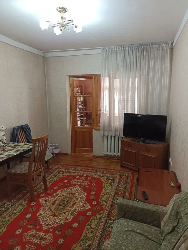 продаётся 2 комнатная квартира на Юнусабад 19