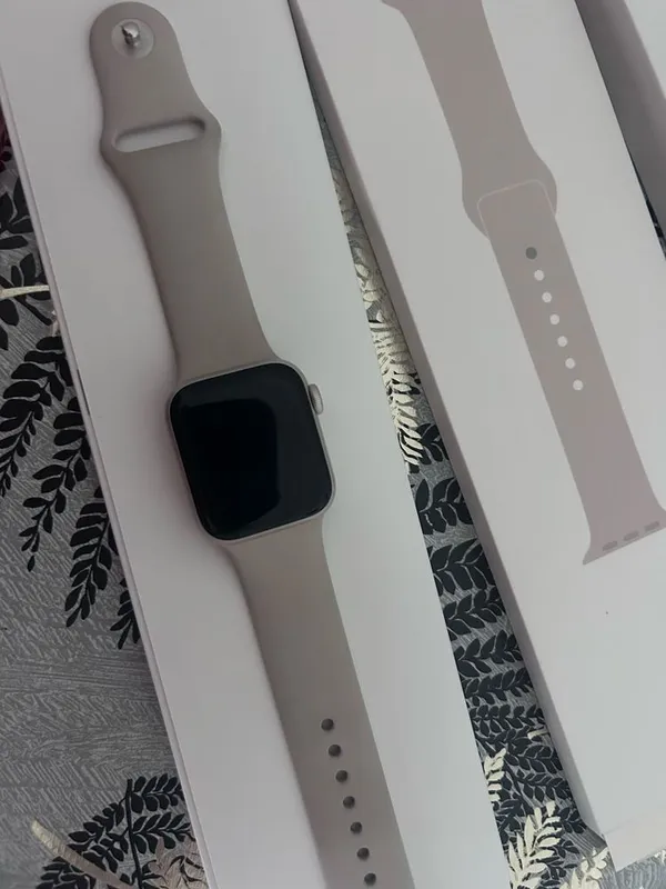 Iwatch se 2 gen 40 mm starlight aluminum case — фото 1
