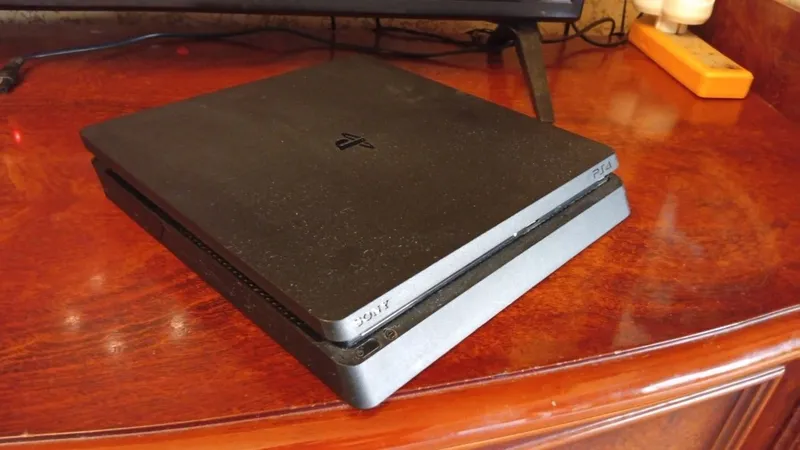 Playstation 4 slim 1 Playstation 4 slim 1