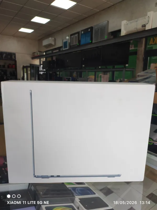 Ноутбук Apple MacBook Air 13-inch M4 chip with 10-core CPU and 8-core