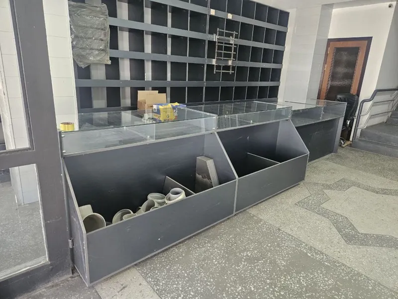 Vitrina mebel sotiladi arzon narxda 5